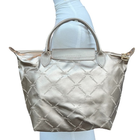 Longchamp Limited Edition Gold Metallic Logo Design Le Pliage Tote Bag EUC - Picture 2 of 9